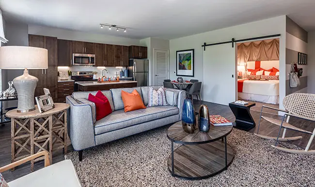 VY/Reston Heights Apartment